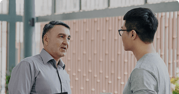 Traders having a conversation